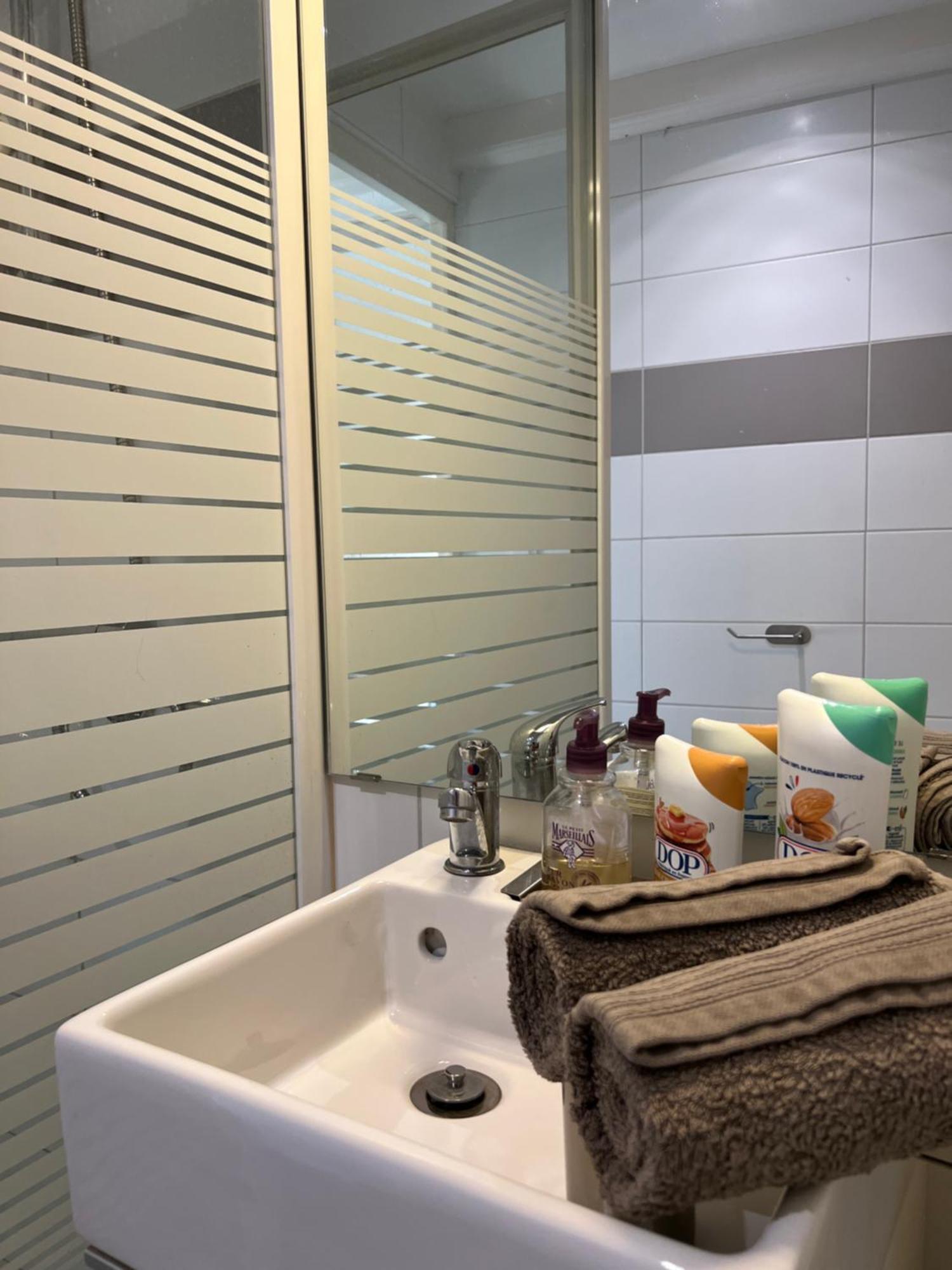 Cosy Studio Hyper Centre Avec Kitchenette & Climatisation Carpentras Extérieur photo